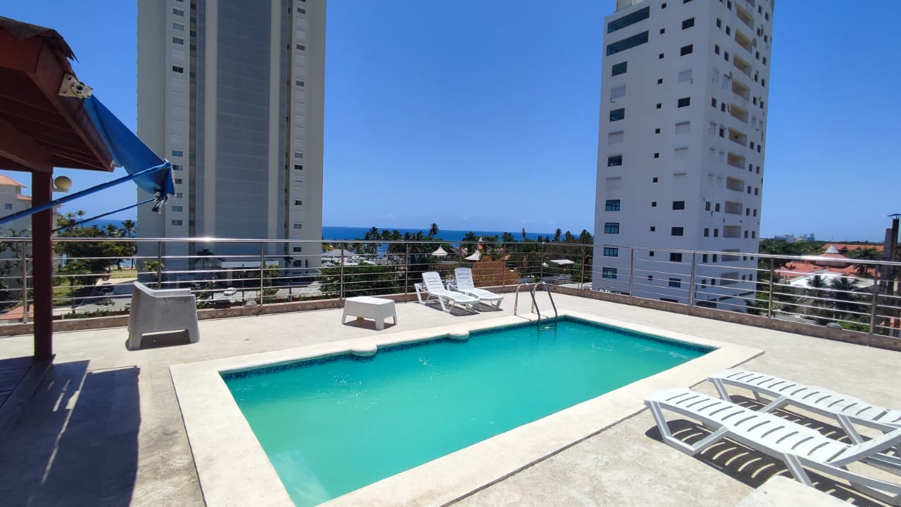 Social area and pool